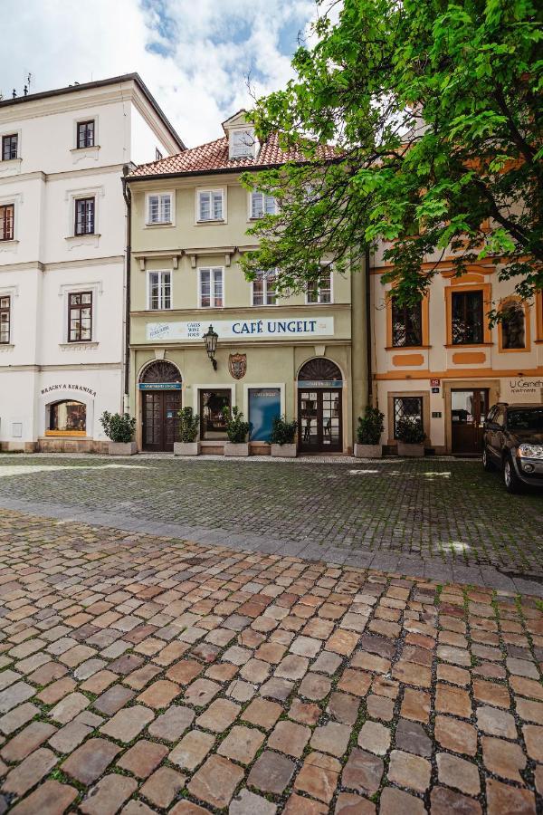 U Cerneho Medveda- At The Black Bear Praga Exterior foto