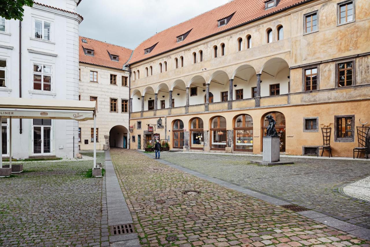 U Cerneho Medveda- At The Black Bear Praga Exterior foto